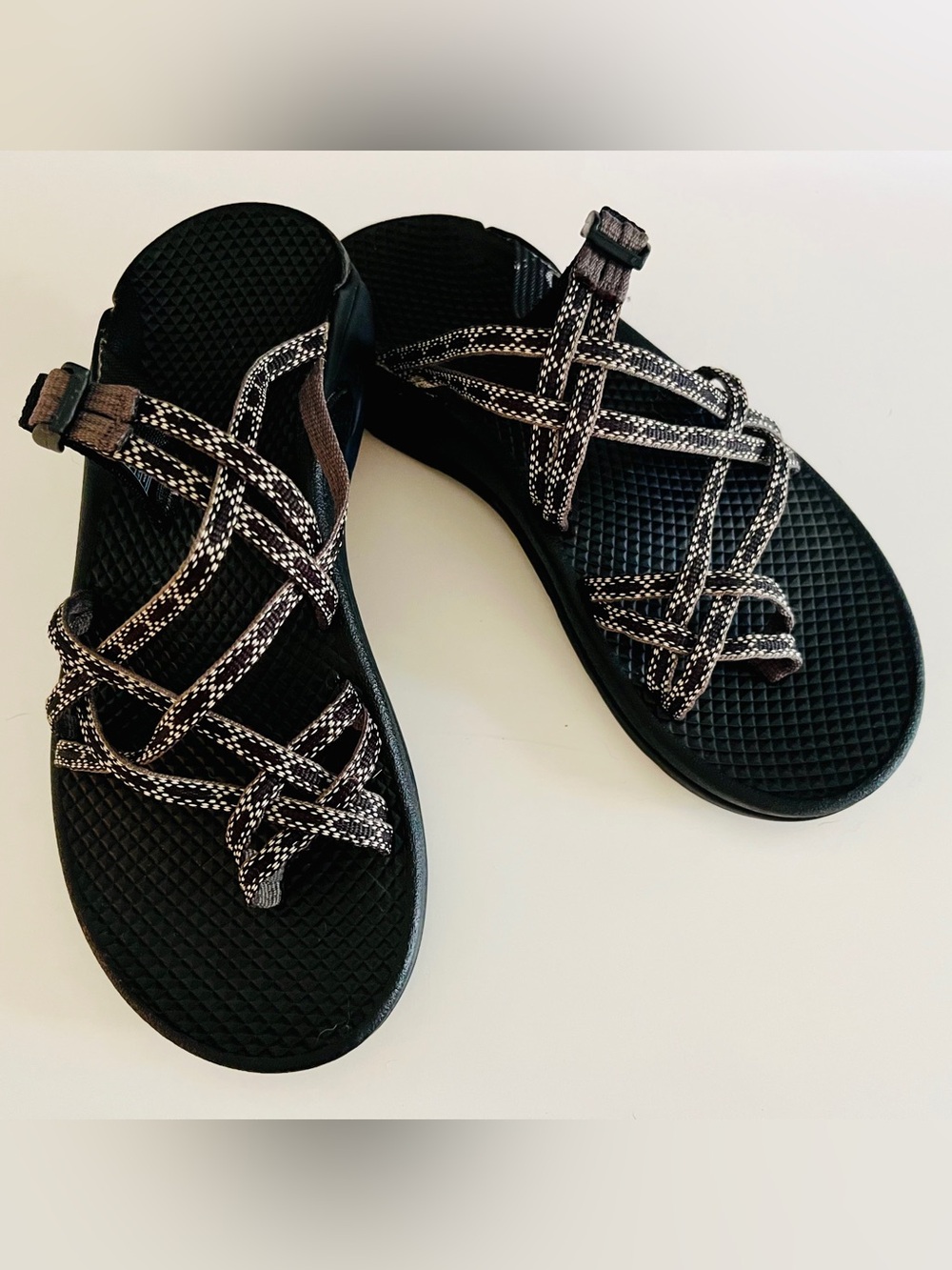 Chaco Z/2 classic black sandal-Like new size 6
